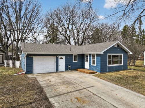 311 N Quincy St, Alexandria, MN, 56308-5239 | Card Image