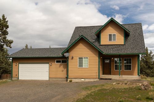 8014 Sw Sandy Pl, Terrebonne, OR, 97760-9532 | Card Image