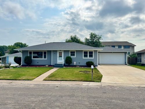 334 Oak St, Winona, MN, 55987-2074 | Card Image