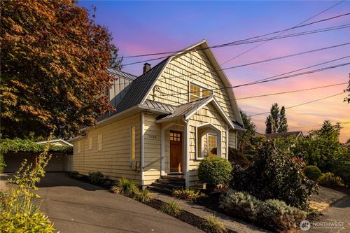 7038 14th Ave Nw, Seattle, WA, 98117-5308 | Card Image
