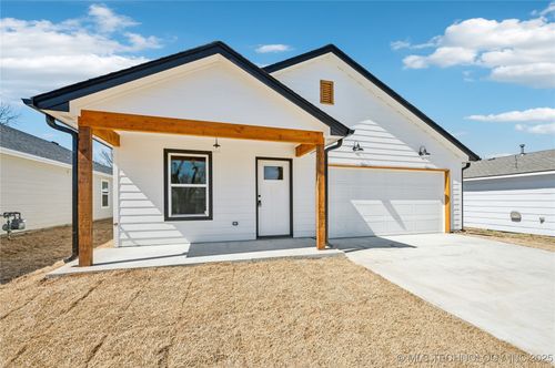 5030 S 30th West Ave, Tulsa, OK, 74107-7530 | Card Image