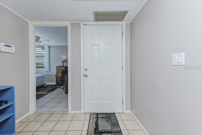 597 Lakeside Dr, Condo with 2 bedrooms, 2 bathrooms and null parking in BRADENTON FL | Image 5