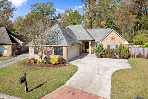 9009 Willow Point Dr, Denham Springs, LA, 70726-3133 | Card Image