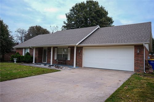 615 Honeysuckle St, Lowell, AR, 72745-9131 | Card Image