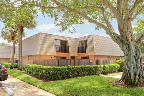 6645 66th Way, West Palm Beach, FL, 33409-7153 | Card Image