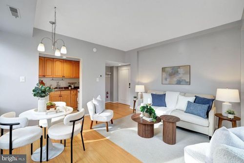 704-1133 13th St Nw, WASHINGTON, DC, 20005-4203 | Card Image