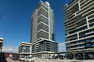 909 - 1455 Celebration Dr, Condo with 1 bedrooms, 1 bathrooms and null parking in Pickering ON | Image 1