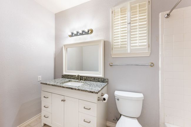 Full bath with vanity and shower / tub combination | Image 21