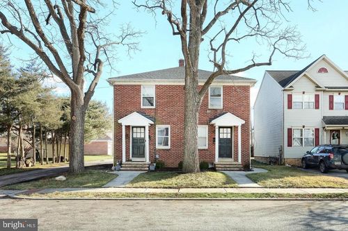 452 W Walnut St, HANOVER, PA, 17331-3753 | Card Image