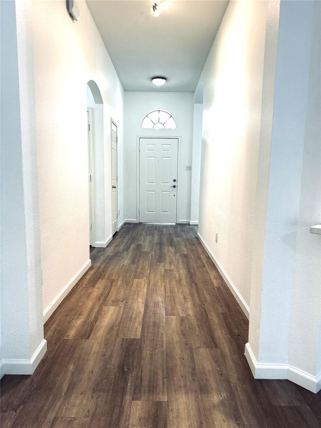 10403 N Shadowdale Dr, Home with 3 bedrooms, 2 bathrooms and null parking in Houston TX | Image 4