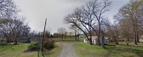 202 1/2 S Independence Ave, Dearing, KS, 67340-4120 | Card Image