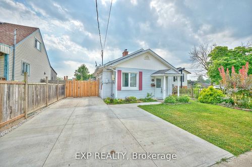 31 Woodrow St, Saint Catharines, ON, L2P2A1 | Card Image