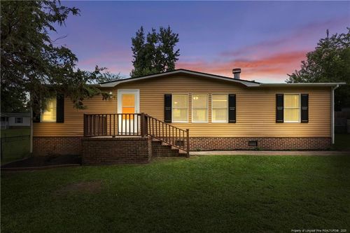 88 Buckhorn Lakes Rd, Spring Lake, NC, 28390-8882 | Card Image