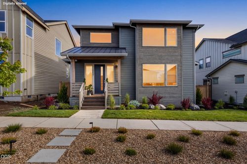 20607 Se Boer Pl, Bend, OR, 97702-8004 | Card Image