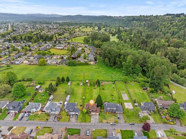 14406 144 Th St E, House other with 3 bedrooms, 3 bathrooms and 5 parking in Orting WA | Image 36