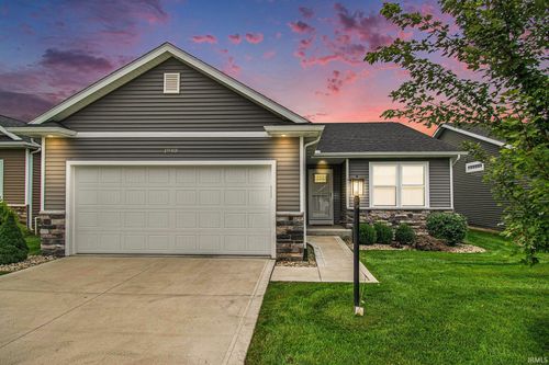 1940 Newbury Cir, Goshen, IN, 46526-1902 | Card Image