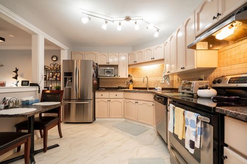 105-2410 Emerson St, Abbotsford, BC, V2T3J3 | Card Image
