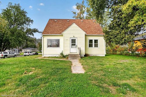 2401 Idaho St, Waterloo, IA, 50707-2237 | Card Image