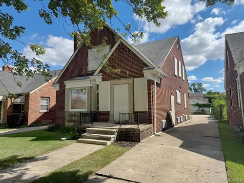18700 Whitcomb St, Detroit, MI, 48235-2884 | Card Image