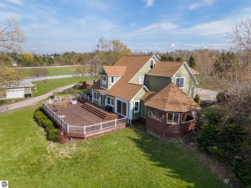 2035 W Sheridan Road, Petoskey, MI, 49770 | Card Image