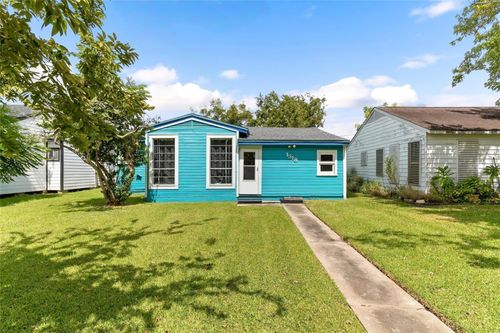 1318 W 5th St, Freeport, TX, 77541-5312 | Card Image