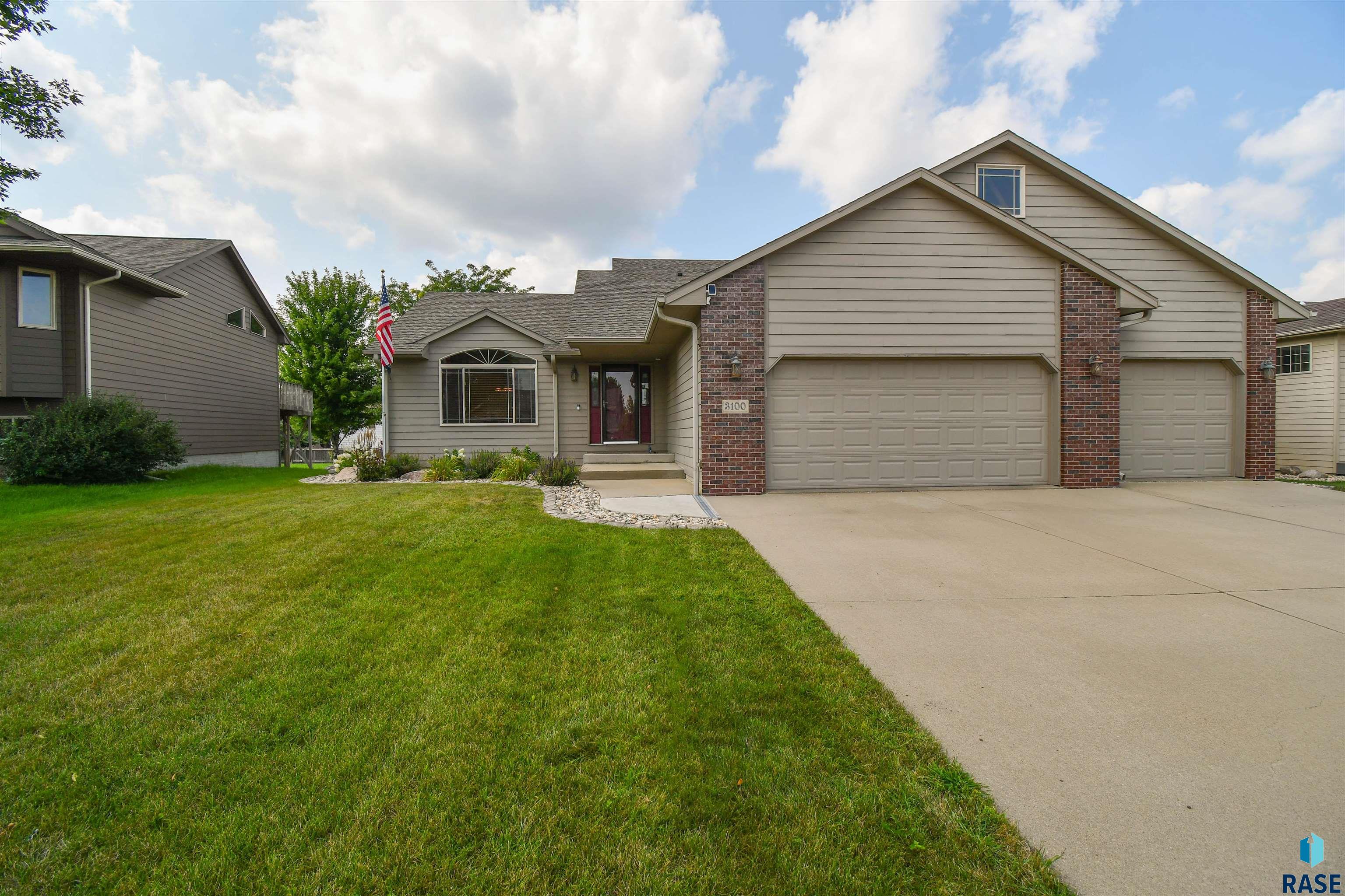 Courtyard Ln, Sioux Falls, SD 57108