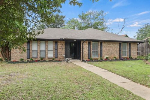905 Timber Valley Cir, Flower Mound, TX, 75028-1310 | Card Image