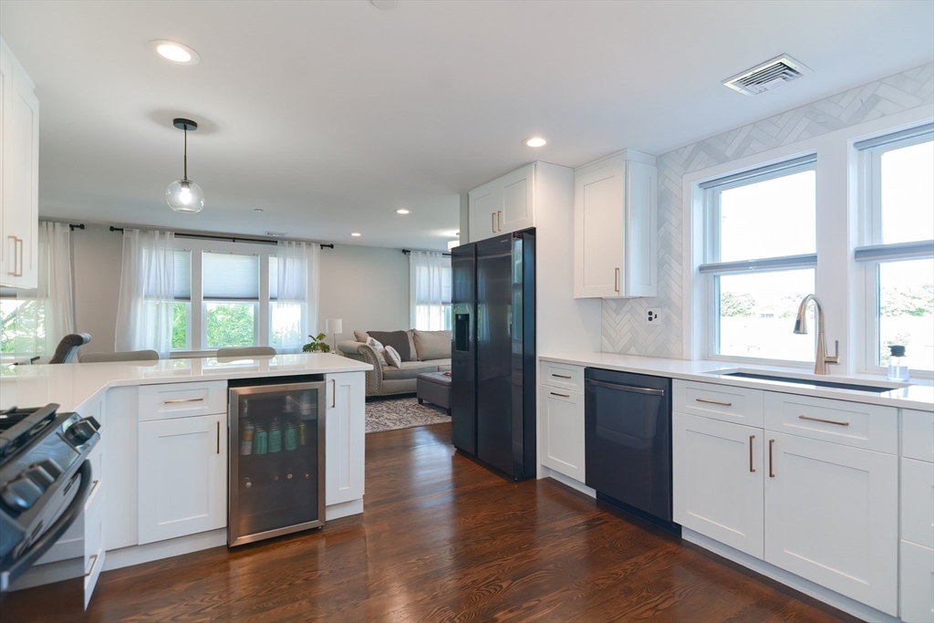 Wellsmere Rd, Roslindale, MA 02131