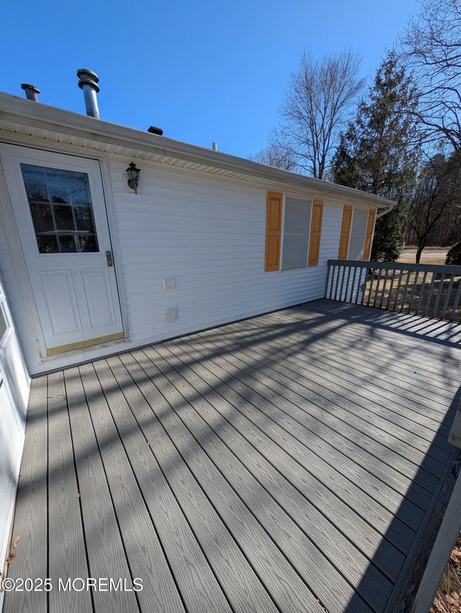 Deck | Image 16