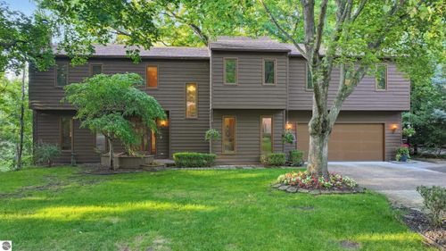 1207 Forest Lane, Mt Pleasant, MI, 48858 | Card Image