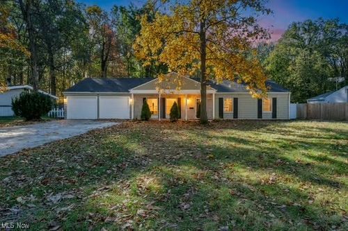 42 Edgewood Dr, Grafton, OH, 44044-1506 | Card Image