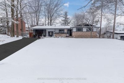 42 Castle Dr, House other with 3 bedrooms, 3 bathrooms and 5 parking in Barrie ON | Image 1