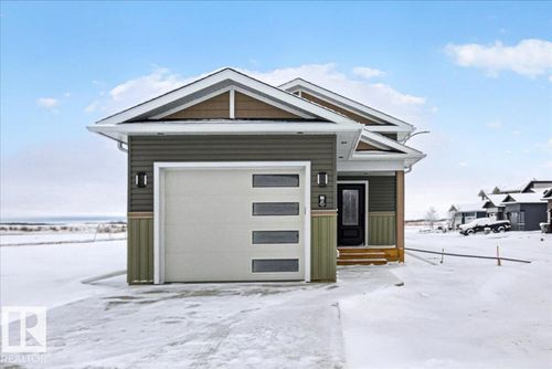 27 Whitetail Rd, Mundare, AB, T0B3H0 | Card Image