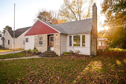 843 Hopwood Ave, Menomonie, WI, 54751-1544 | Card Image