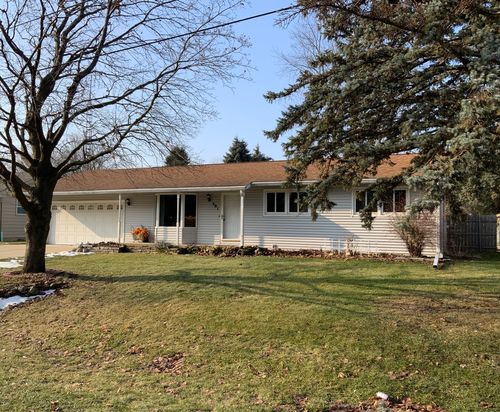 301 N View St, Hinckley, IL, 60520-9363 | Card Image