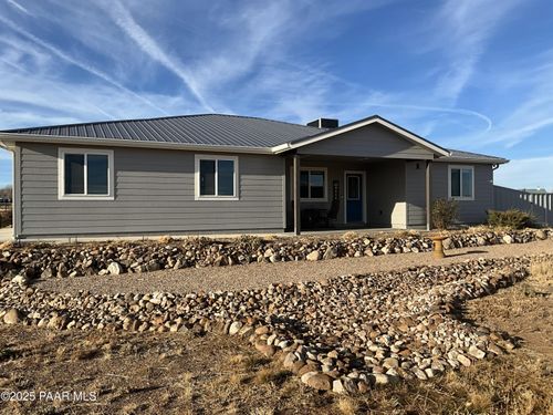 985 N Grandview, Paulden, AZ, 86334-4420 | Card Image