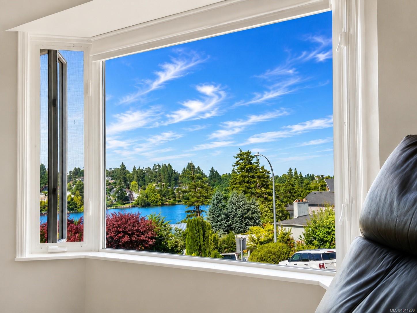Residential in Esquimalt