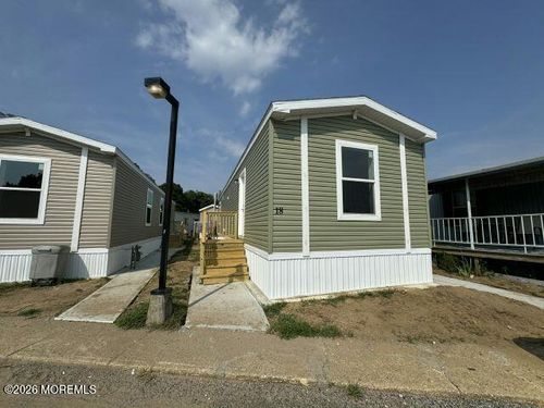 18 Avenue B, Keansburg, NJ, 07734-3280 | Card Image