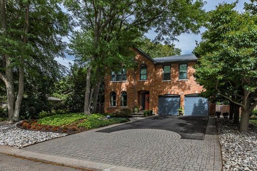 223 Briar Hill Cres, Ancaster, ON, L9G3M9 | Card Image