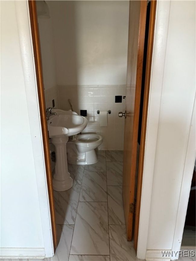 366 Carmen Rd, Condo with 3 bedrooms, 2 bathrooms and null parking in Amherst NY | Image 10