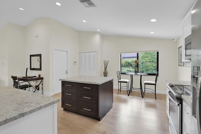 6125 Winding Brooke Way, House other with 2 bedrooms, 2 bathrooms and null parking in Delray Beach FL | Image 8