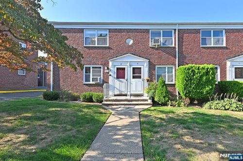 483 Colonial Ter, Hackensack, NJ, 07601-1484 | Card Image