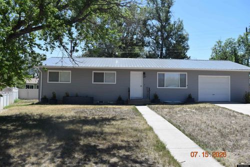 12 Lakota Ct, Glenrock, WY, 82637-5173 | Card Image