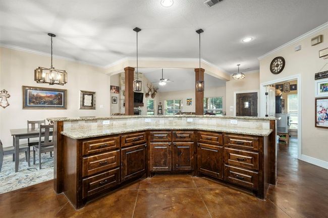 20585 Highway 146 N, Home with 3 bedrooms, 3 bathrooms and 3 parking in Liberty TX | Image 9