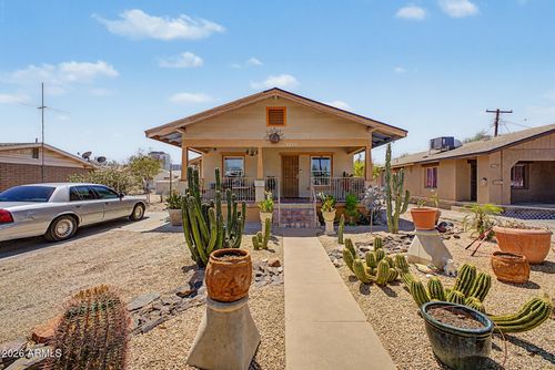 1110 N 11th St, Phoenix, AZ, 85006-2743 | Card Image