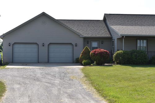 16800 Lincoln Rd, Chesaning, MI, 48616-9723 | Card Image