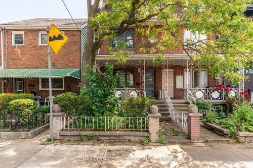 {{alt}} | Card Image