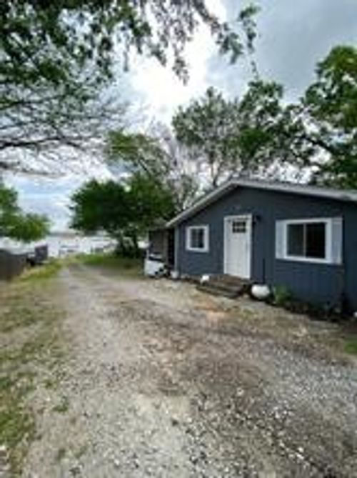 1028 W Lake Dr, Weatherford, TX, 76087-2001 | Card Image