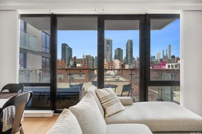 4H - 46-20 11th Street, Condo with 2 bedrooms, 2 bathrooms and 1 parking in Long Island City NY | Image 3