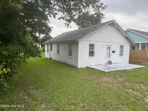 305 N 15th St, Morehead City, NC, 28557-3623 | Card Image